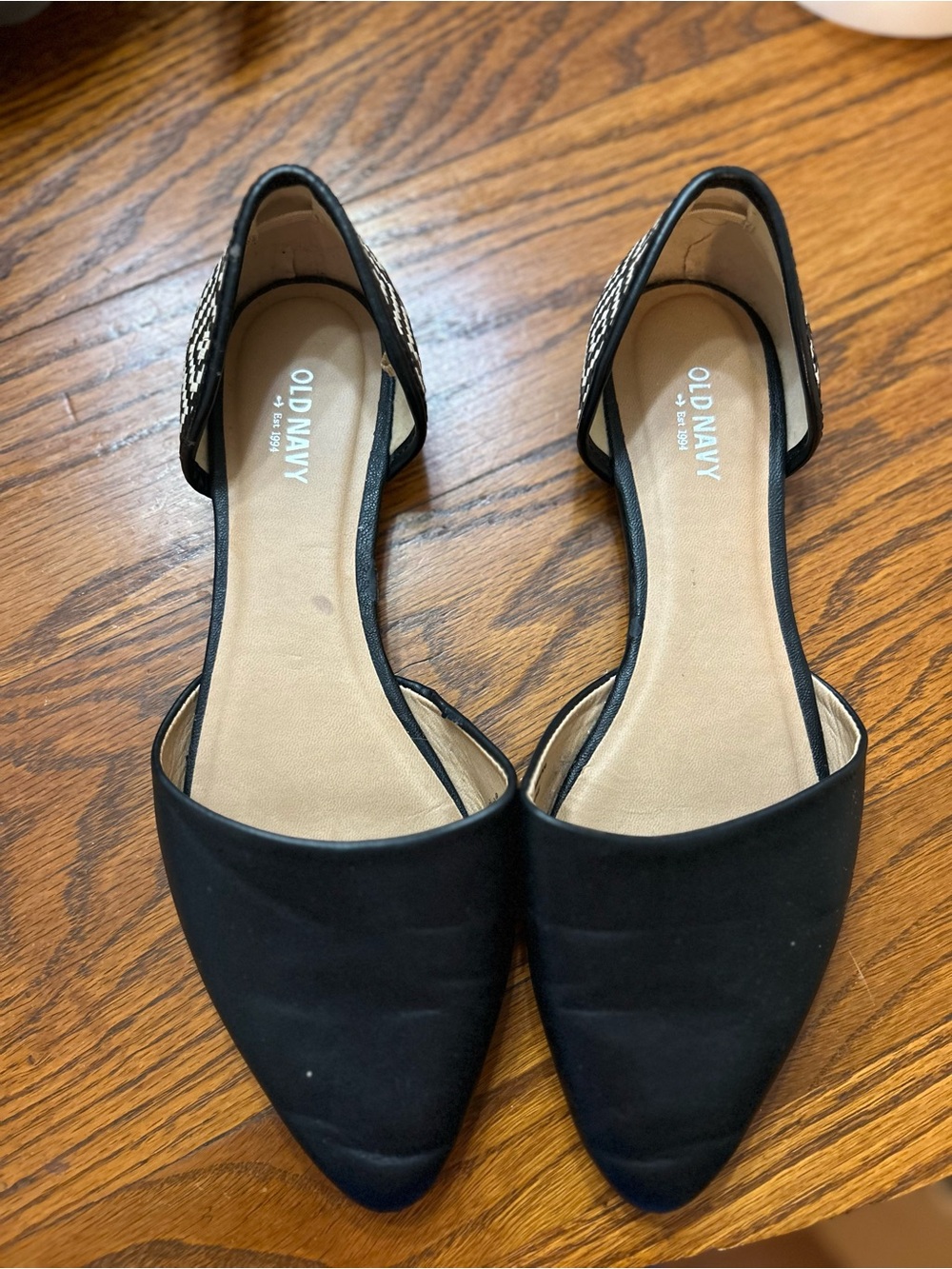 Old Navy Black Pointed D'Orsay Women's Flats